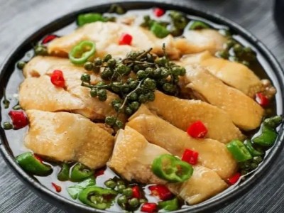 用大廚四寶標(biāo)準(zhǔn)化醬汁青花椒醬制作藤椒雞