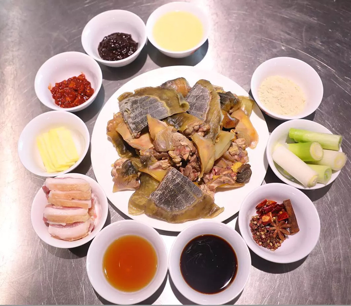 大廚四寶黃豆醬燜甲魚(yú)